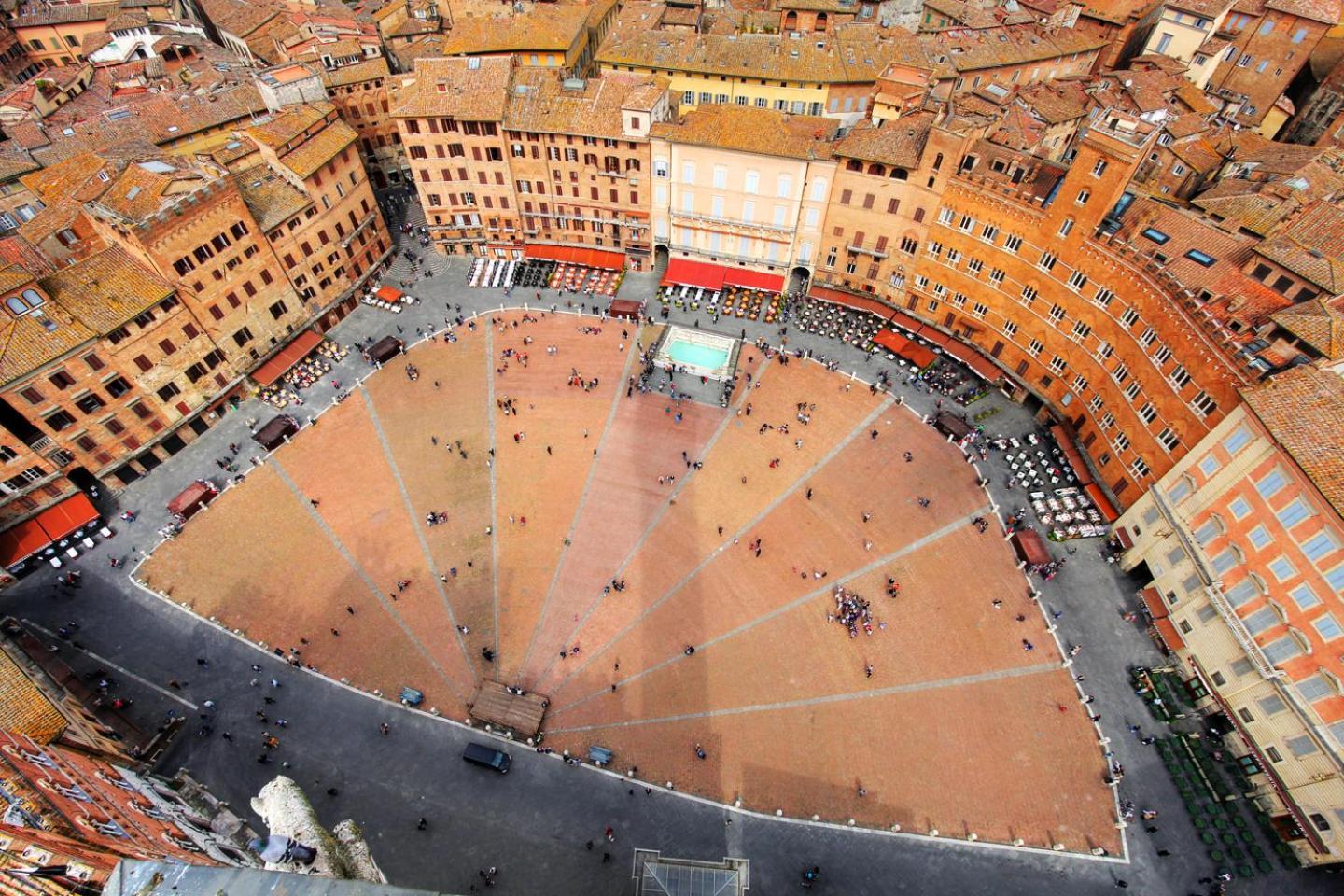 Stilmoderno Nice Apartment In Siena'S Historic Center, Just Steps From Piazza Del Campo Eksteriør bilde